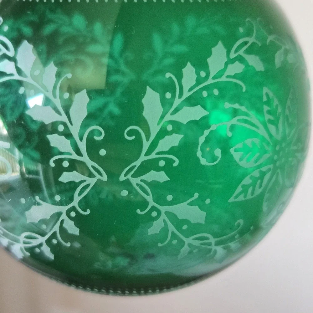 Hallmark Keepsake 2015 Christmas Commemorative Ornament QX9197 Glass Ball